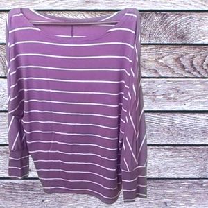 NWOT top long sleeves small purple & white